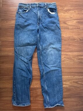 Abercrombie & Fitch Women’s Straight-Leg Denim Jeans in Blue Wash